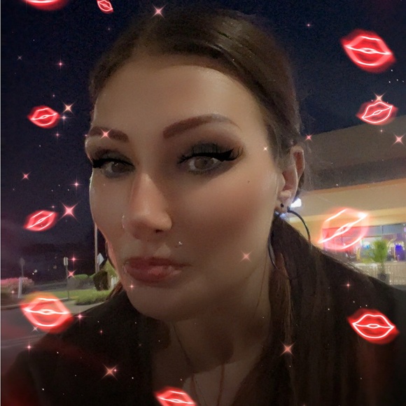 Meet your Posher, Natasha - Picture 1 of 2